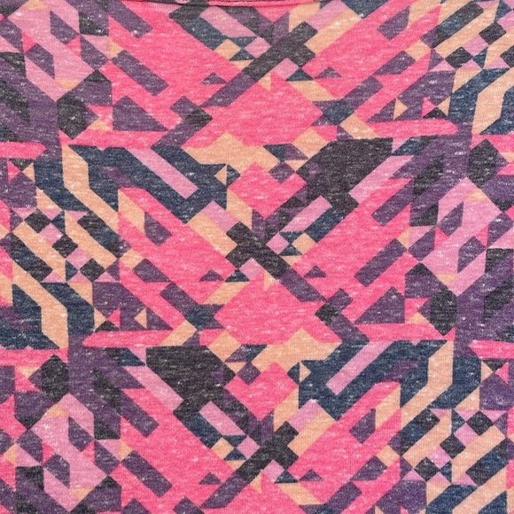 LulaRoe Muted Geometric Printed Perfect T High Low Top-#0346 - Picture 8 of 12